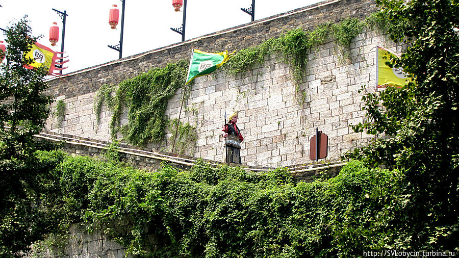 Южная крепость стены Южная крепость стены