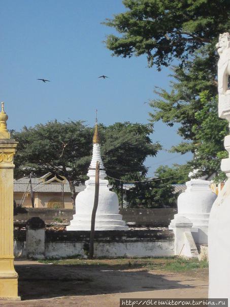 Shwezigon Pagoda Баган, Мьянма