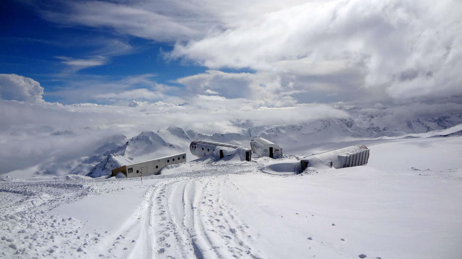 Уходя на очередную тренировку на высоте вновь достаю фотоаппарат Эльбрус (гора 5642м), Россия