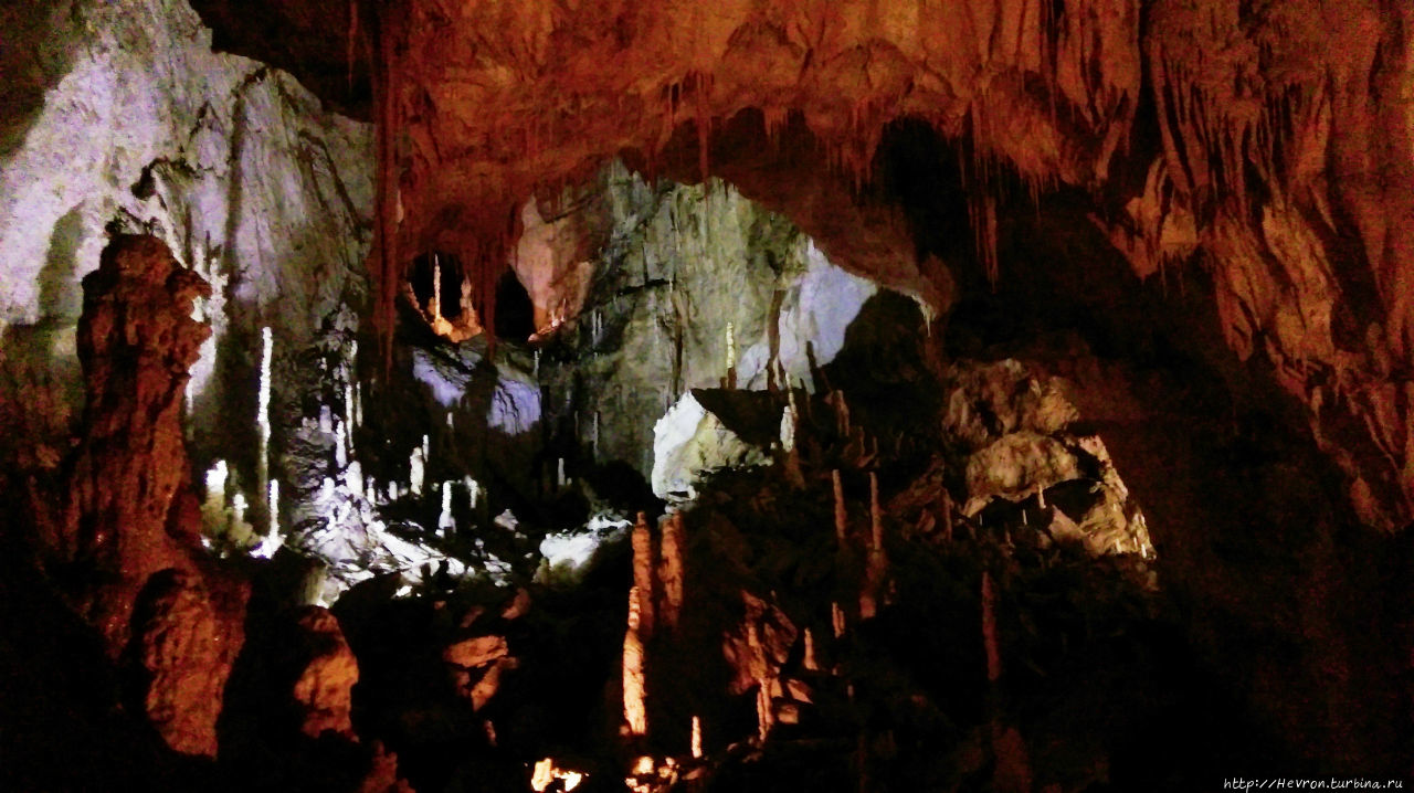 Пещеры Фразасси Фабриано, Италия