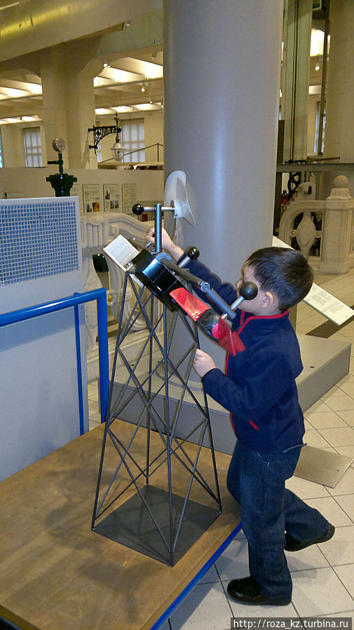 надо расположить по ветру, который дует из кондиционера, вентиляторы так, чтобы они крутились надо расположить по ветру, который дует из кондиционера, вентиляторы так, чтобы они крутились