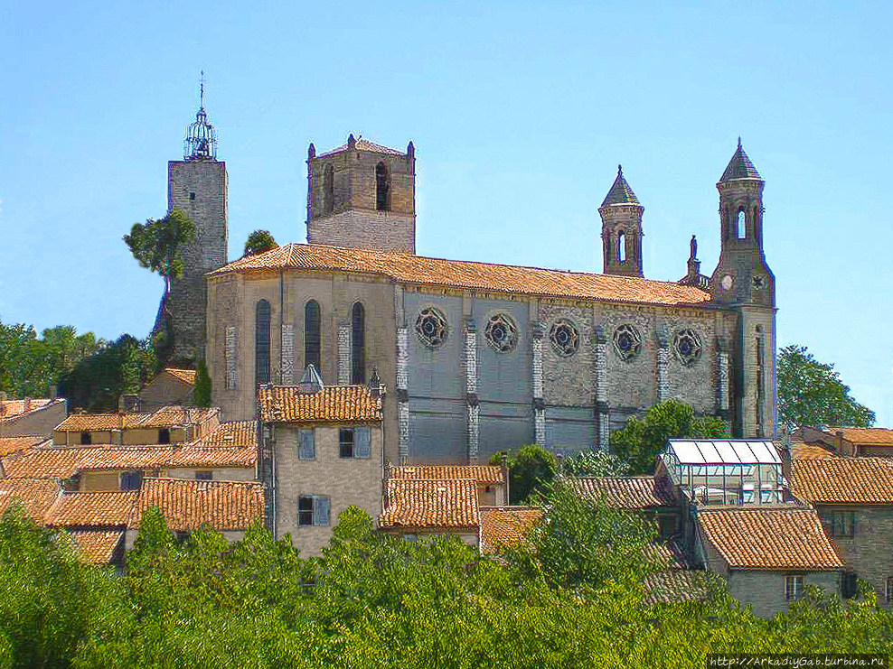 На фото совершенно фантастическая базилика в Сен-Максимин-ла-Сент-Бом образца пятилетней давности Везле, Франция