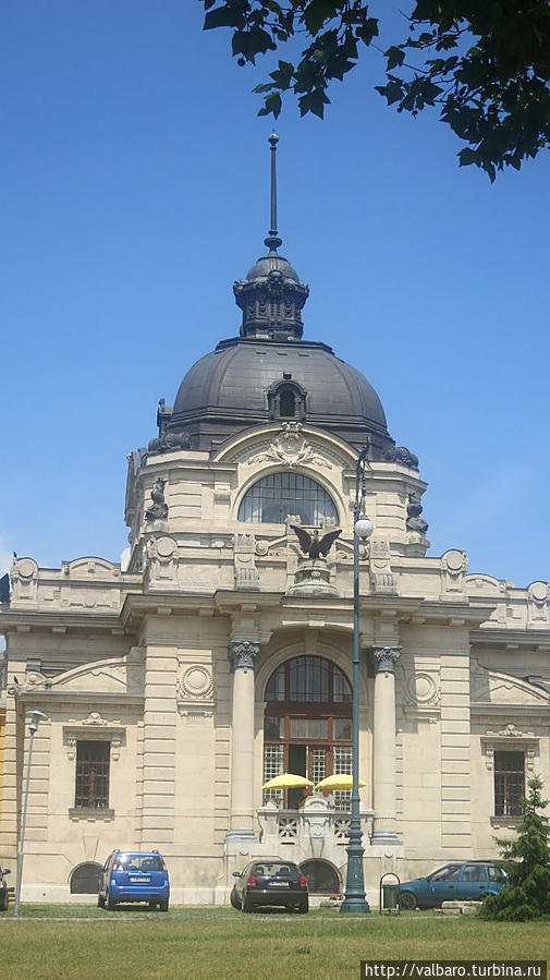 Купальни Сечени, вход для посетителей Будапешт, Венгрия