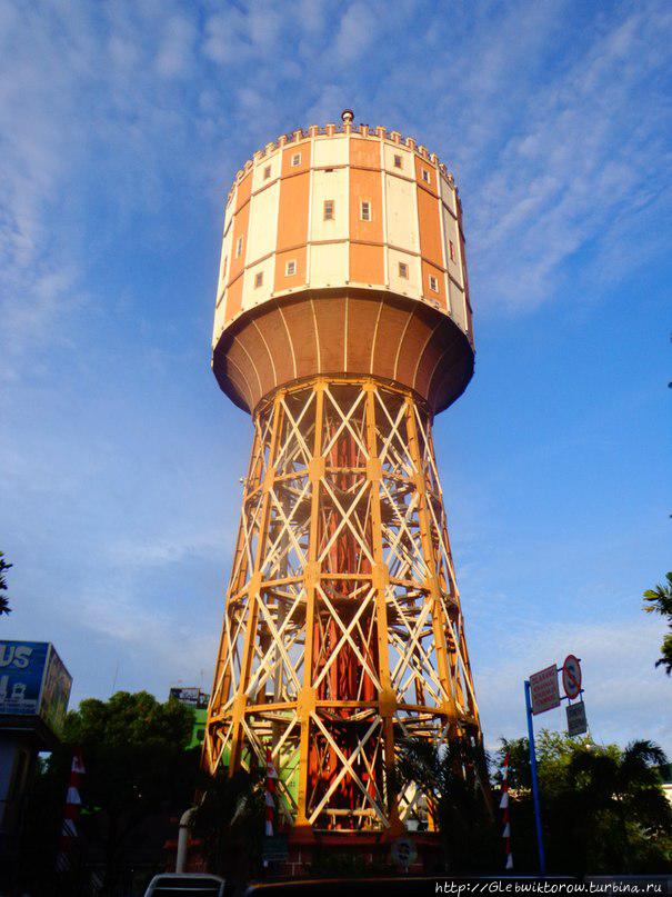 Water tower Медан, Индонезия