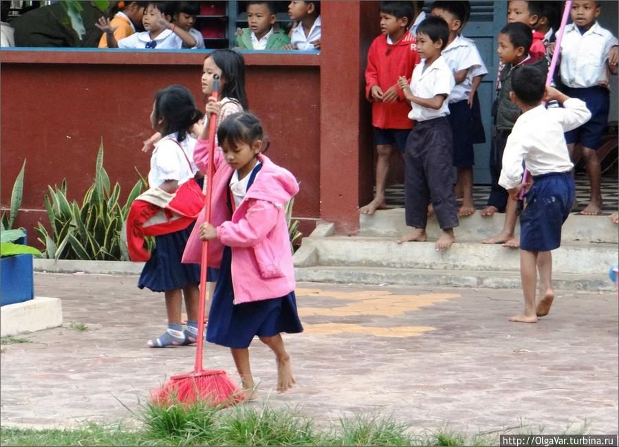 Дисциплинированные детки Провинция Сиемреап, Камбоджа