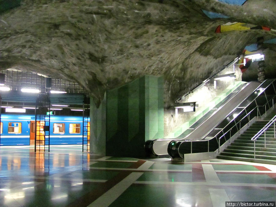 Банальный туннель или туннельный банан Стокгольм, Швеция