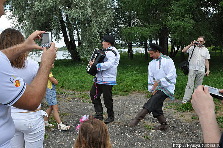 Если в пляс пуститься, та