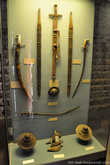 В дубайском музее собрана большая коллекция кинжалов, мечей и другого традиционного бедуинского оружия.