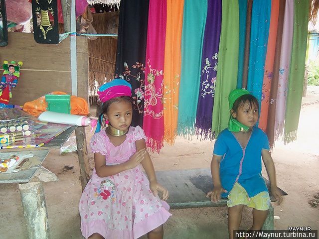 Деревня длинношеих женщин.Все начинается с детства. Деревня длинношеих женщин.Все начинается с детства.