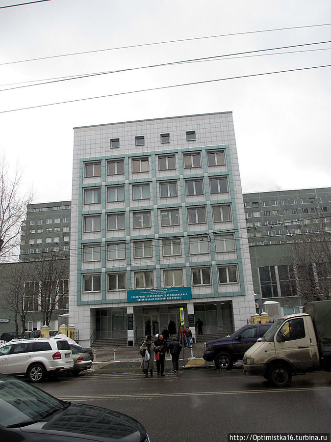Напротив дома 51 — здание университетской клинической больницы №1, МГМУ Москва, Россия