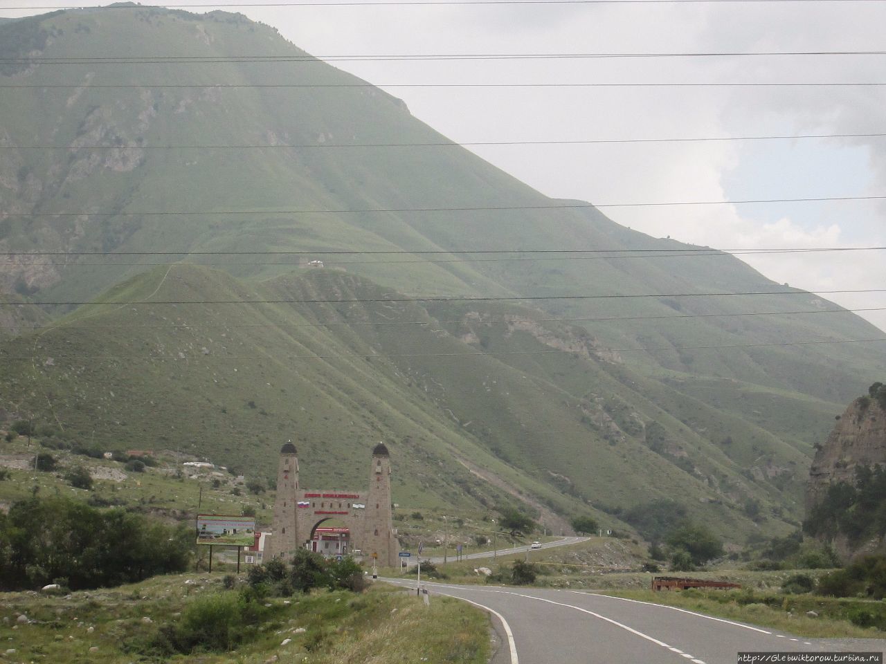 Пешком в Джейрах от Терека Джейрах, Россия Пешком в Джейрах от Терека Джейрах, Россия