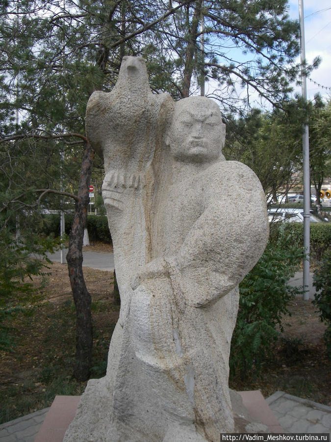 Памятник в Элисте Элиста, Россия