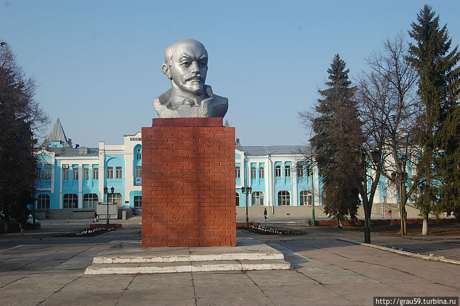 Памятник В.И.Ленину Ртищево, Россия