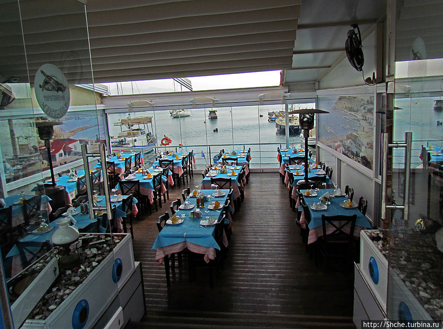 еще один приятный ресторан Пирей, Греция