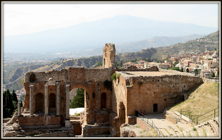 Самый уютный и воздушный город Сицилии Таормина, Италия Самый уютный и воздушный город Сицилии Таормина, Италия