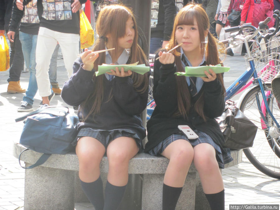 Японские школьницы. Япония
