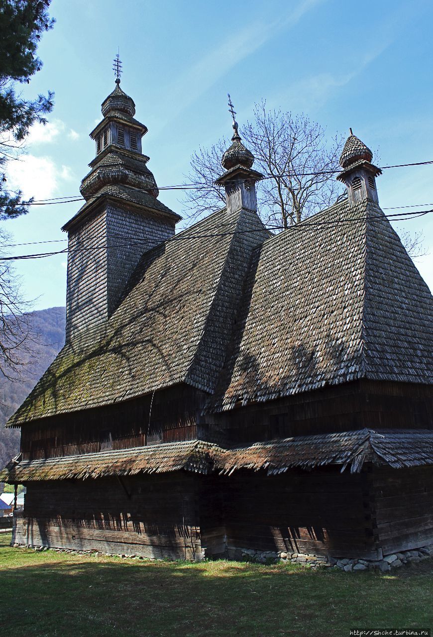 Деревянные церкви Карпат. Церковь Святого Духа в Колочаве