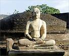 Все четыре статуи Будды, две из которых сохранились лучше всего, изображены в позе  Дхьяна мудра – позе медитации.
