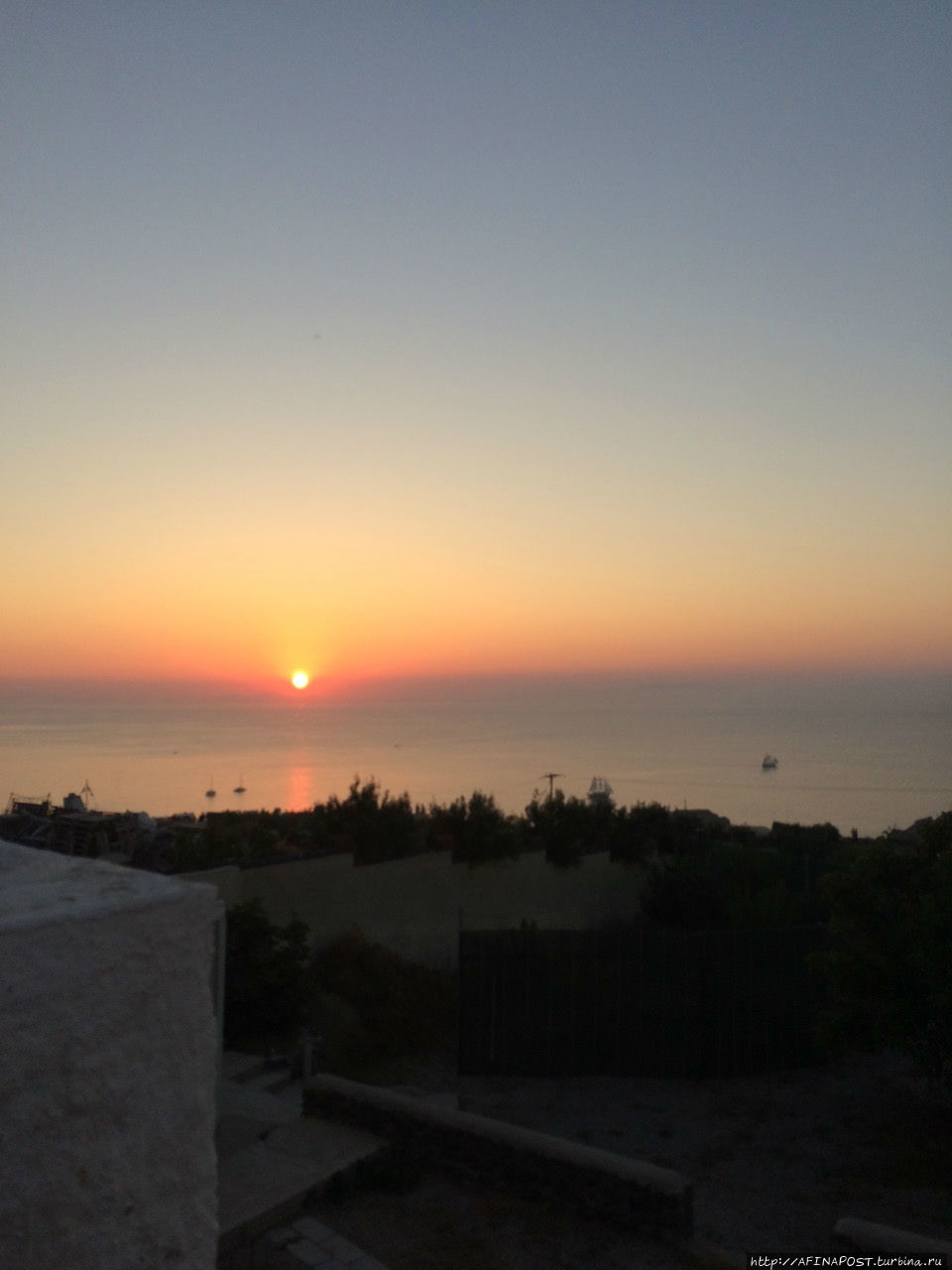 Изумительная Ия или аплодисменты Солнцу Ия, остров Санторини, Греция