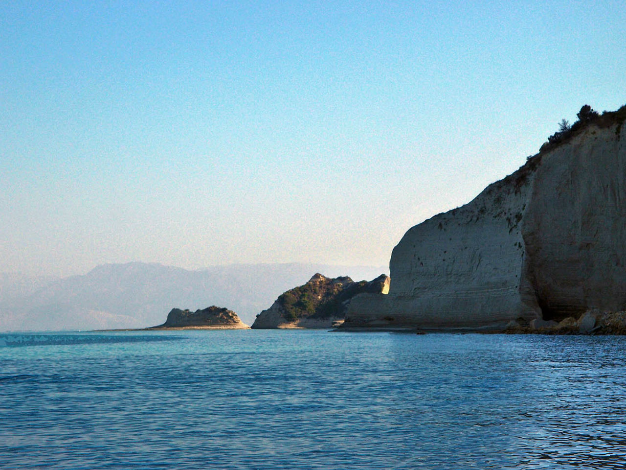 Труднодоступный Перуладес Перуладес, остров Корфу, Греция