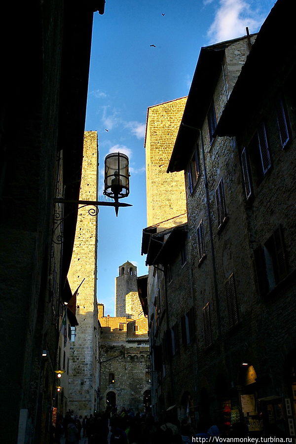 По улице Сан-Джованни. По улице Сан-Джованни.