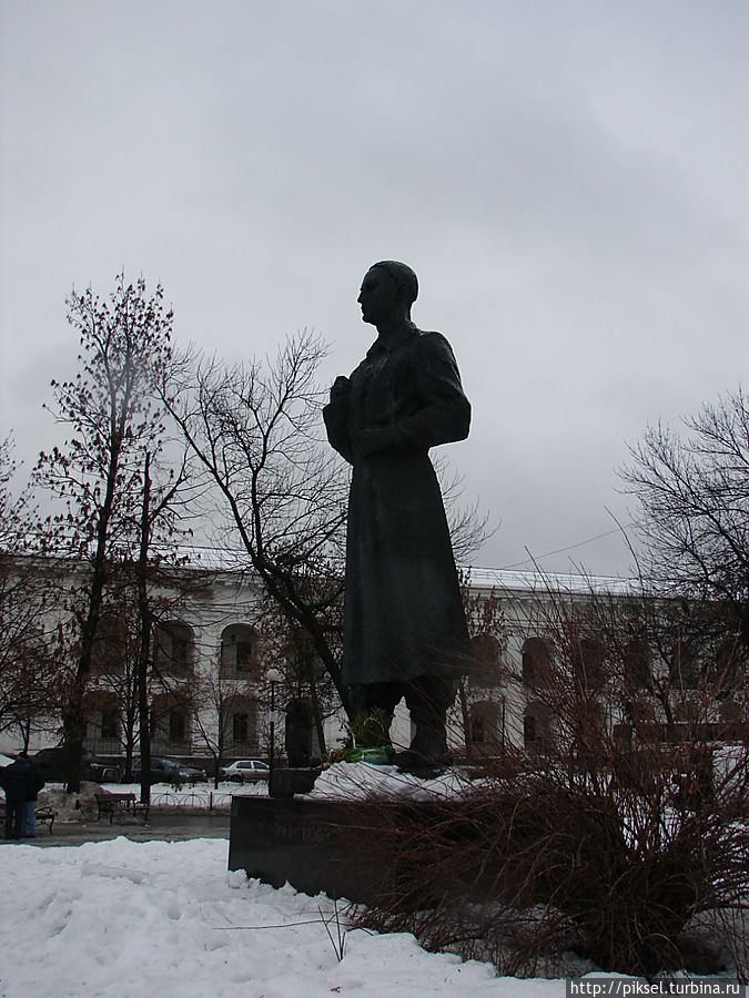 Г. Сковорода, его взгляд обращен к альмаматер  —   Киево-Могилянской академии Киев, Украина