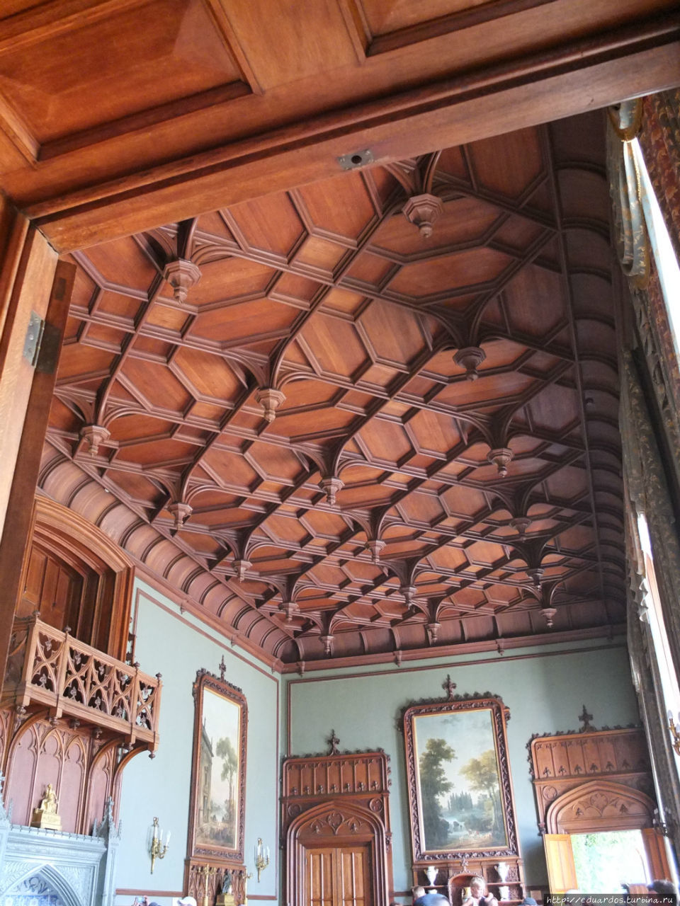 Внутренние залы Воронцовского дворца Алупка, Россия