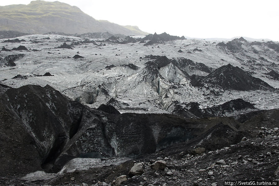 Еще один ледник. На этот раз мокрый и грязный Южная Исландия, Исландия