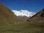 г. Шхара -самая высокая точка в Грузии, истоки р. Ингури. Вид с Ламарии
