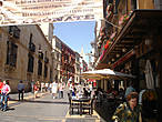 Главной улицей Леона с самых древних времён является улица Анча. Она полностью пешеходная, по ней проходят парады и праздничные шествия в городе.