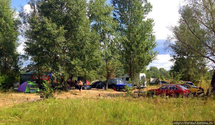 Многие палатки летом стоят неделями Вышгород, Украина