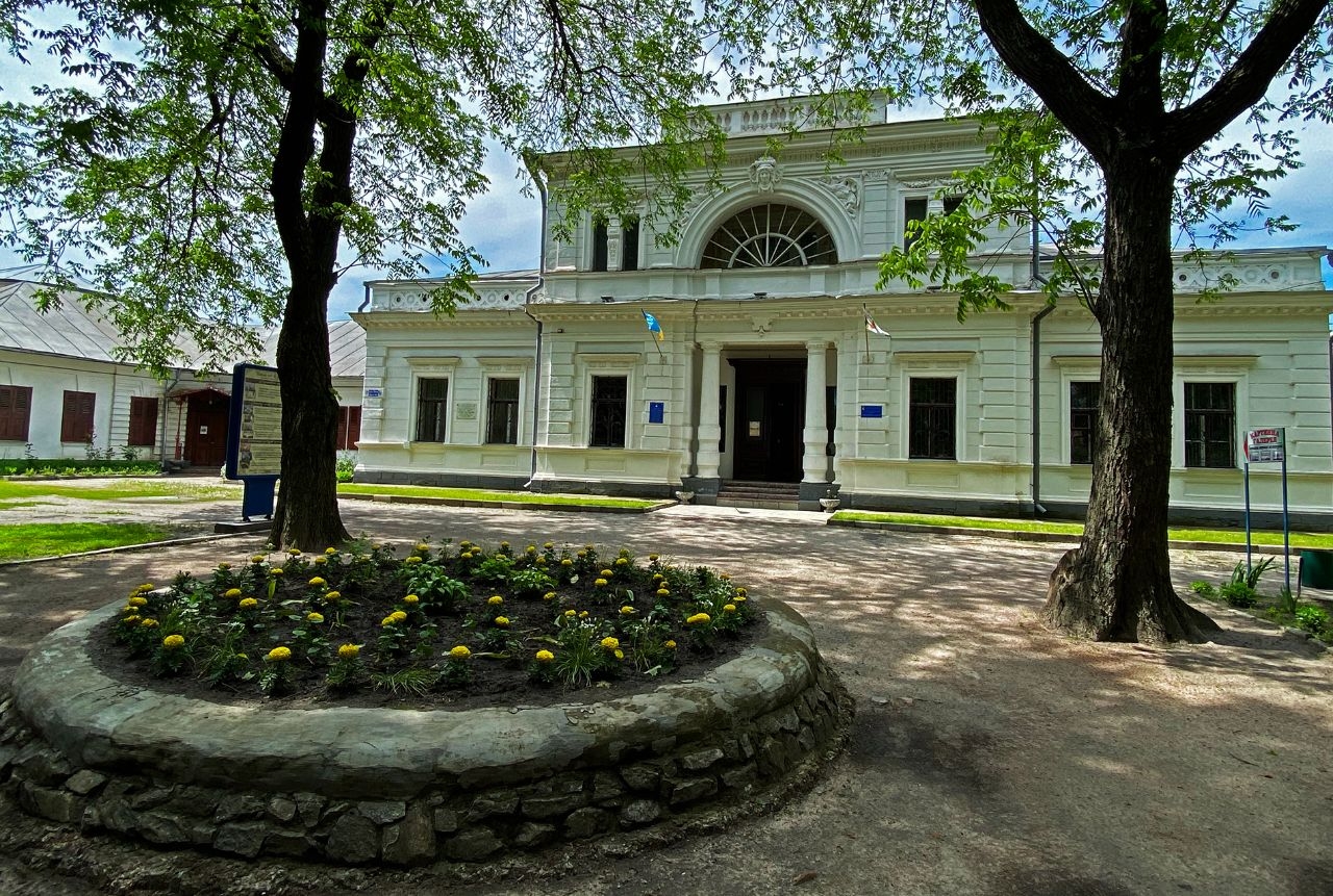 Садиба Надаржинських-Голіциних (Палац Кеніга) Тростянец, Украина