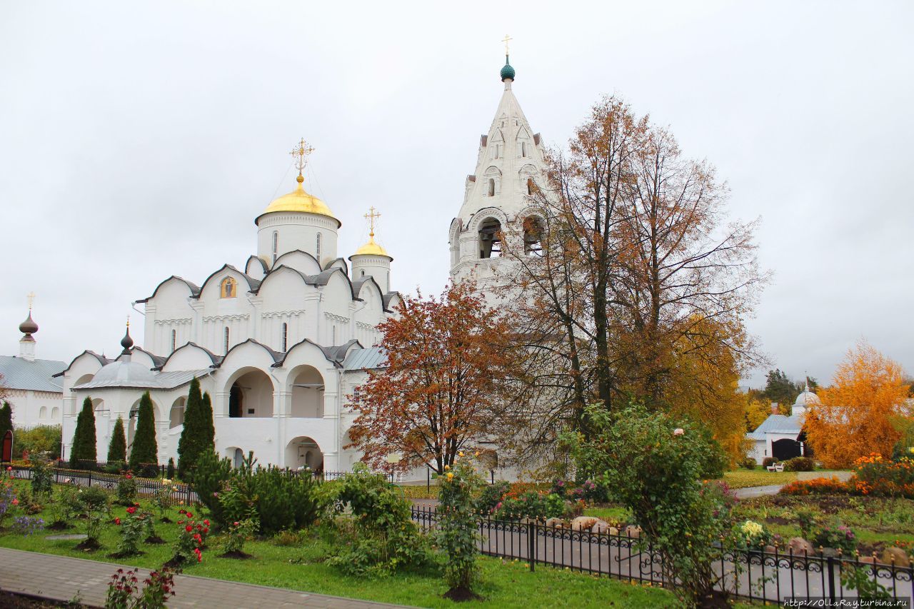 Покровский собор с колокольней Суздаль, Россия