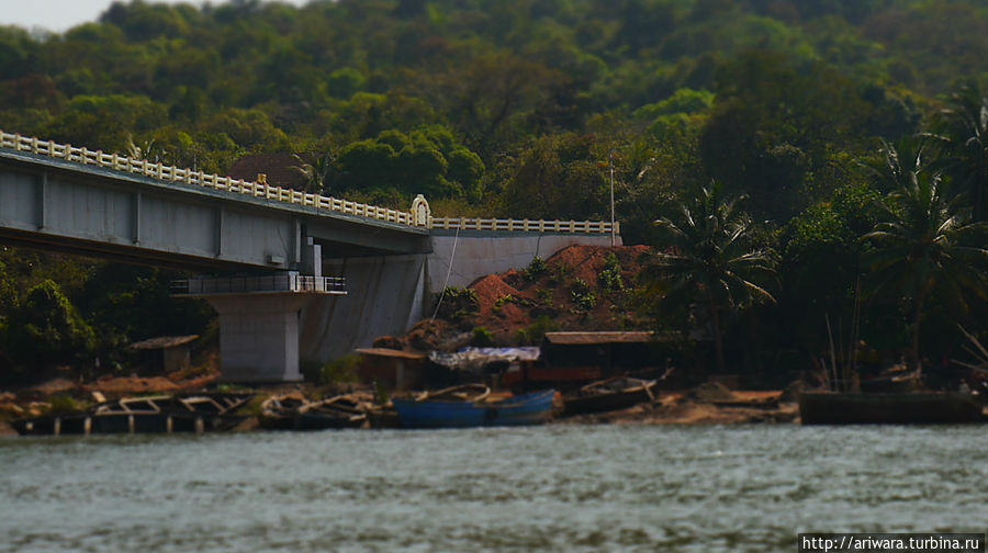 Тот самый недостроенный мост между штатами Гоа и Махараштра Штат Махараштра, Индия