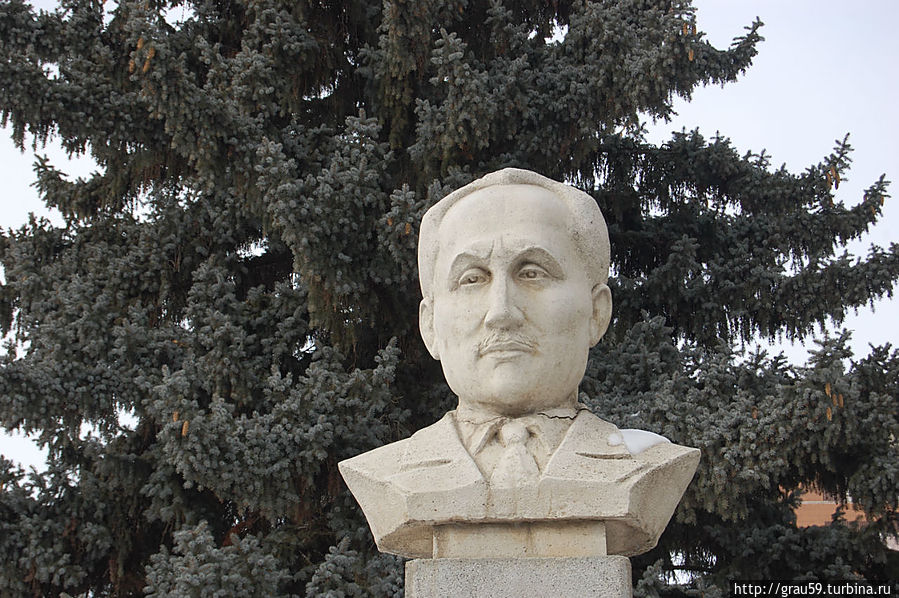 Памятник Шехурдину А.С.