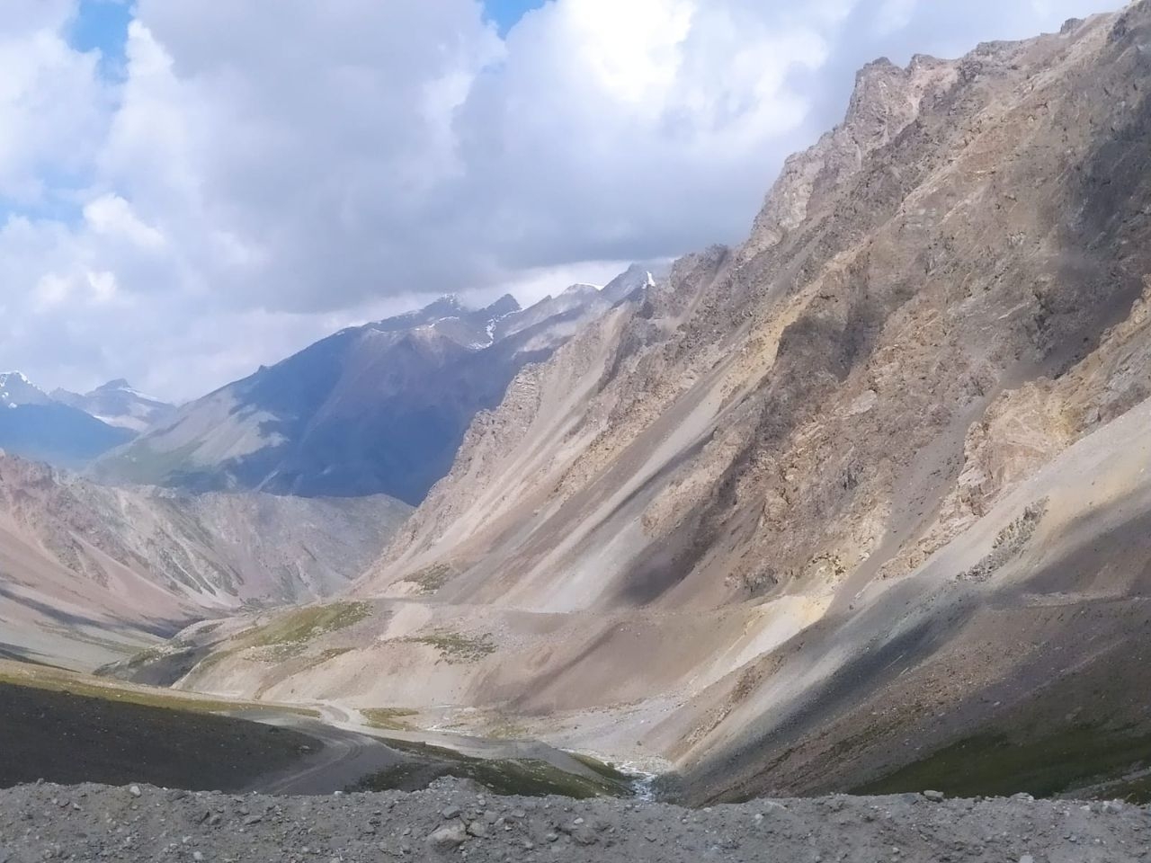 Серпантин перевала Перевал Сарымойнак, Киргизия