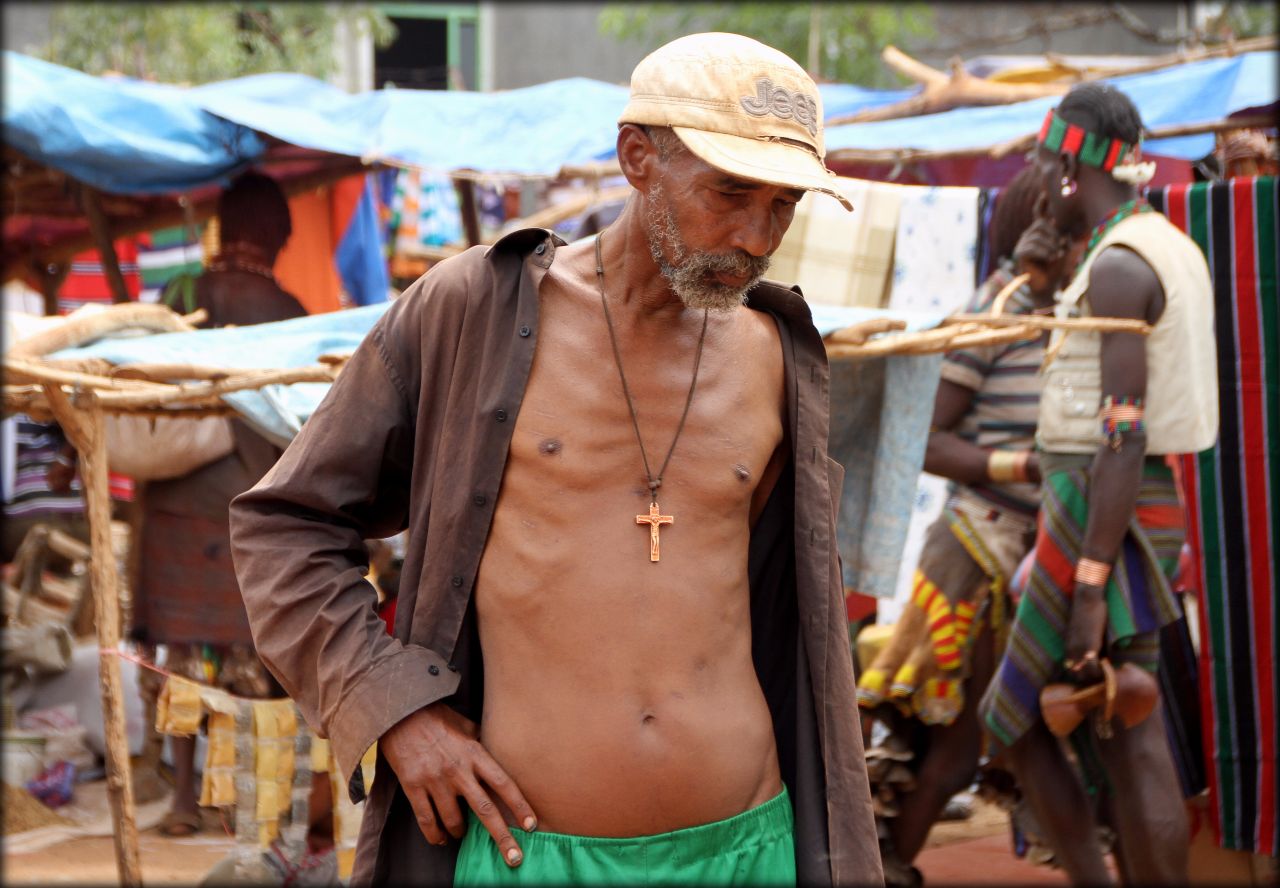 Димека — рынок народов хамер и бенна Димека, Эфиопия