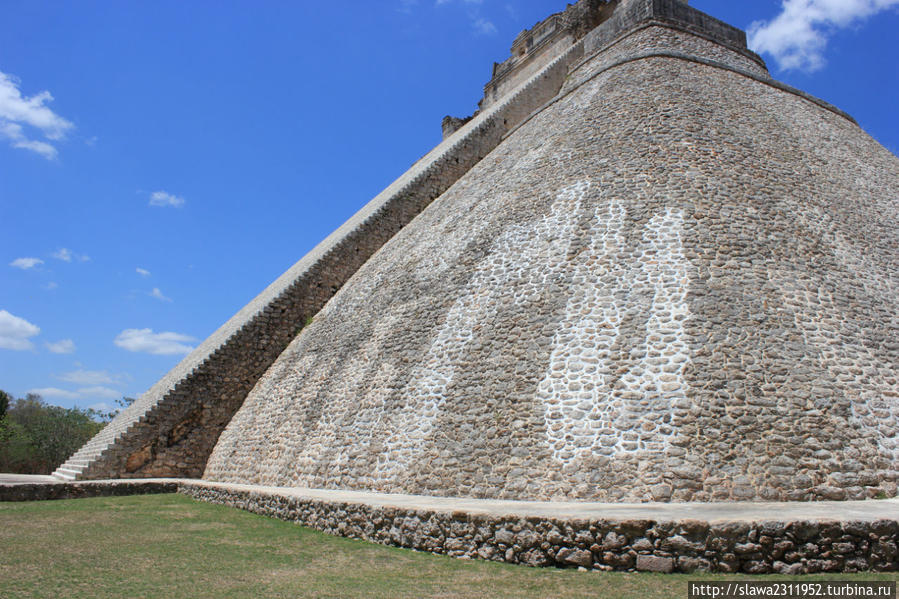 Пирамида Волшебника (Ушмаль) Мексика