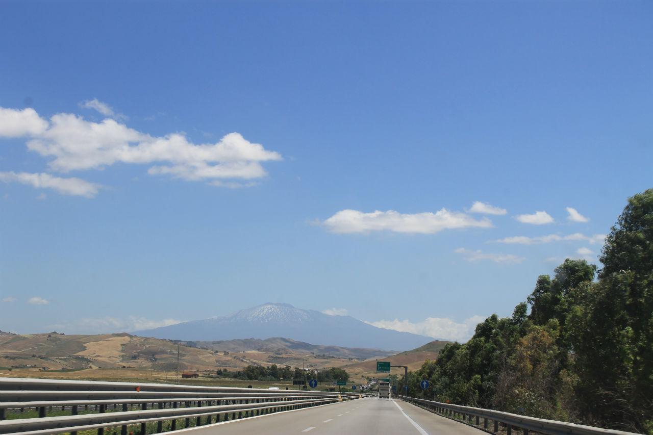 День 4. Самый высокий вулкан Европы Этна Вулкан Этна Национальный Парк (3350м), Италия День 4. Самый высокий вулкан Европы Этна Вулкан Этна Национальный Парк (3350м), Италия