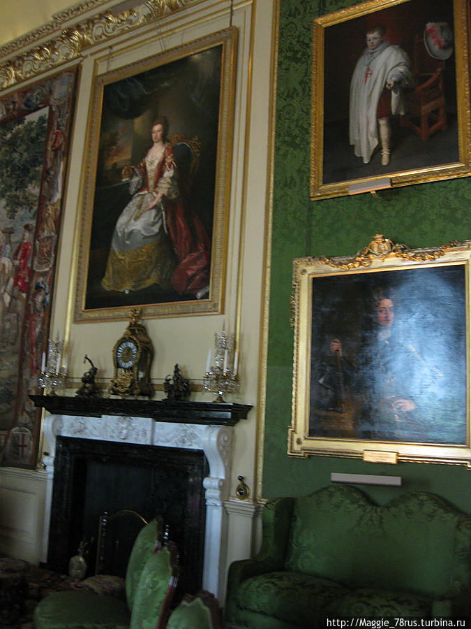 Зеленый кабинет. Стенная обивка из дамасского шелка была восстановлена нынешним герцогом и изображает фамильный герб Вудсток, Великобритания