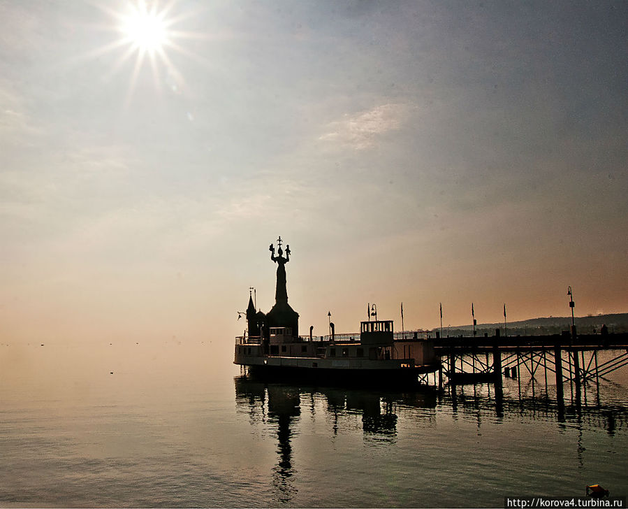 Утром в порту Озеро Бодензее, Германия
