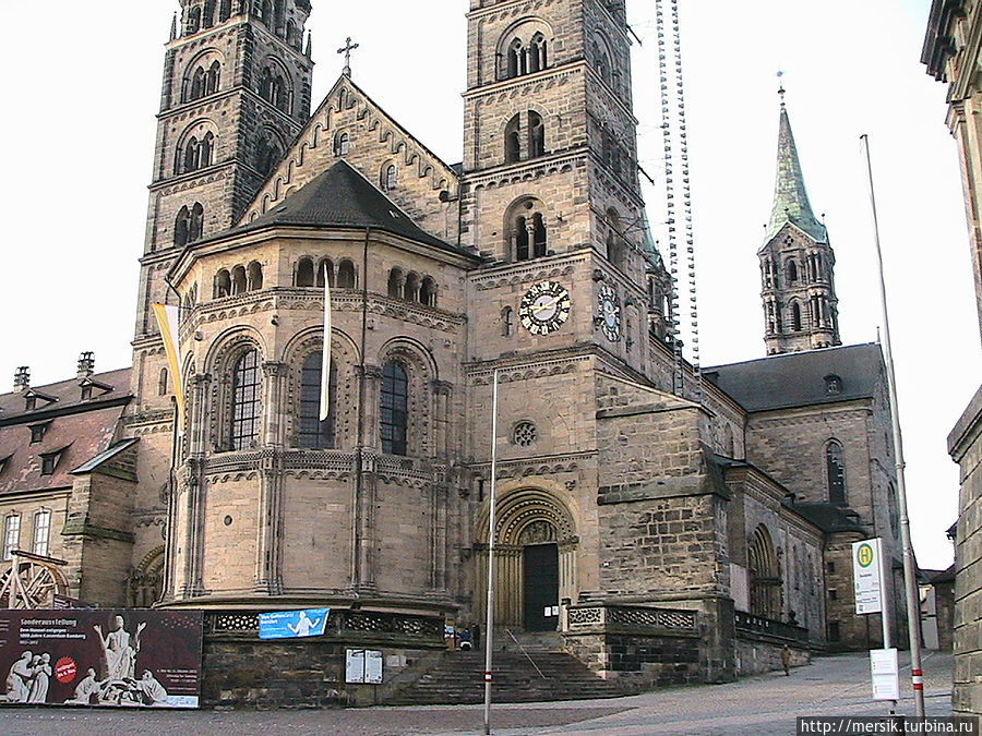 Соборная площадь и императорский сад Бамберг, Германия Соборная площадь и императорский сад Бамберг, Германия