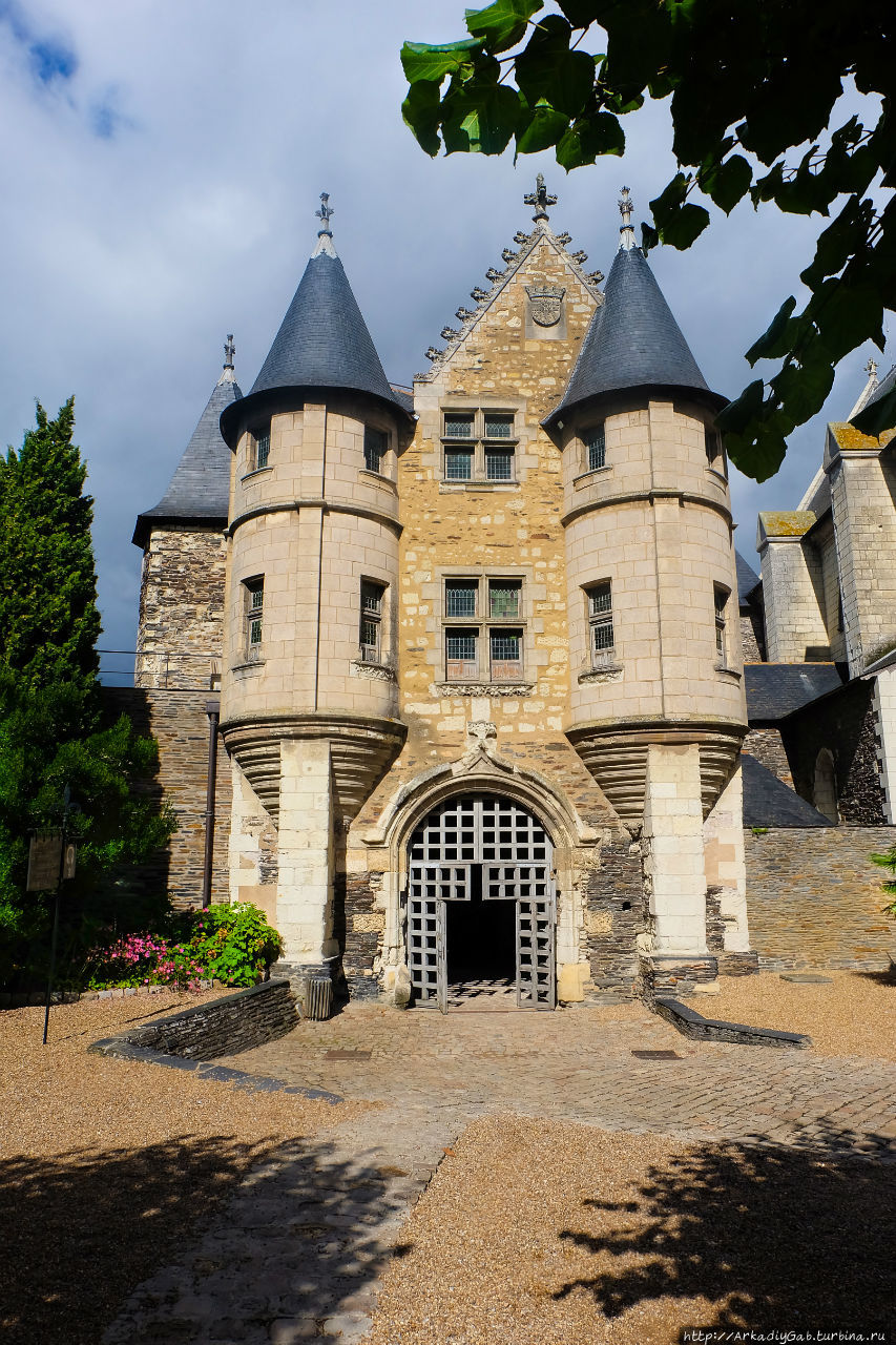 Анже. Игры престолов (демо-версия) Анже, Франция Анже. Игры престолов (демо-версия) Анже, Франция