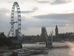 Лондон. Вид с моста Ватерлоо через Темзу