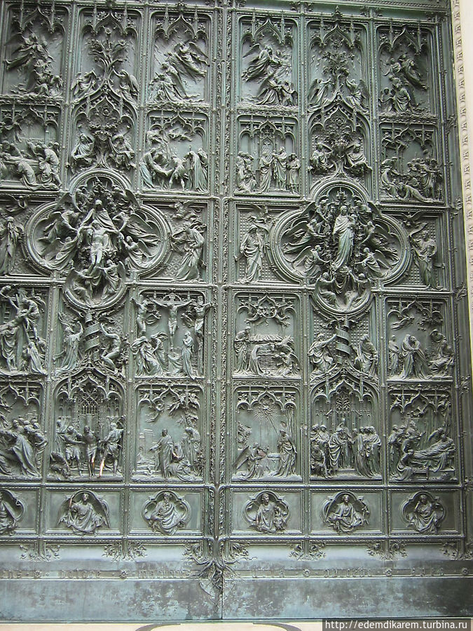 врата Дуомо врата Дуомо
