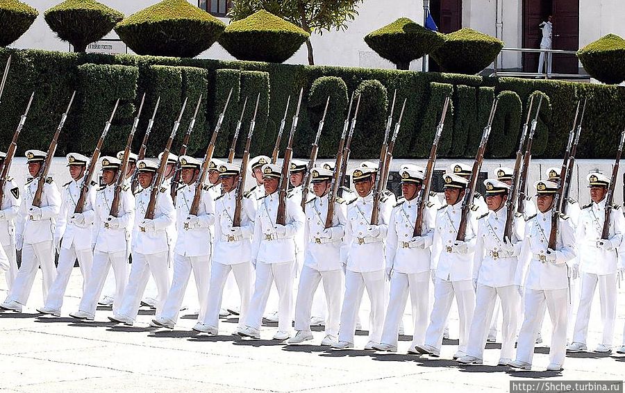 Какой парад без моряков?  Военно-Морской флот Боливии Копакабана, Боливия