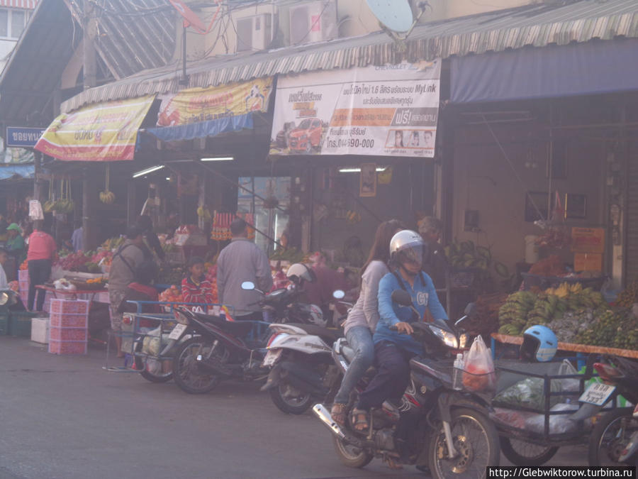 Moning Market Бурирам, Таиланд