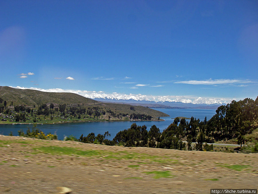 Панорамы озера Титикака Копакабана, Боливия