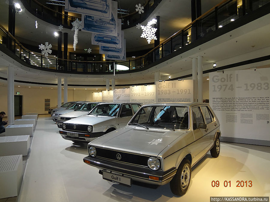 Выставочный зал Фольксваген / Volkswagen AG Automobil Forum