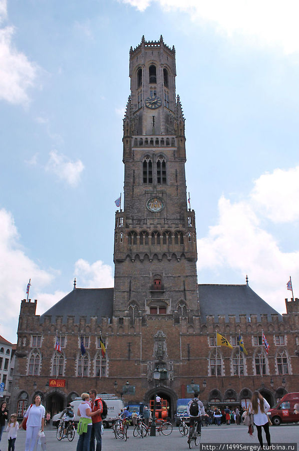 Брюгге. Башня Белфорт и Рыночная площадь Брюгге, Бельгия
